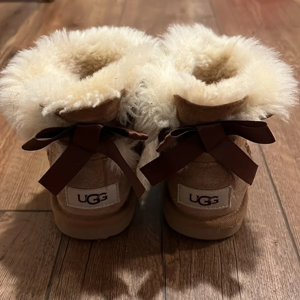 UGG Mini Bailey Bow II Boot for Toddler Girl, size 10